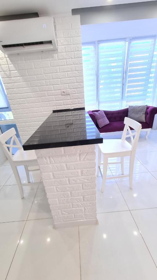 Apartaments On Prospekt Mira 35 Krivoi Rog Exterior foto