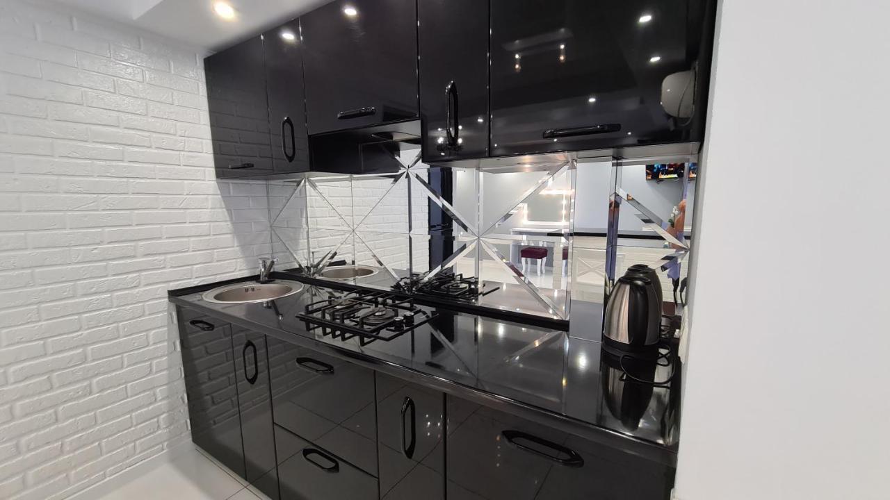 Apartaments On Prospekt Mira 35 Krivoi Rog Exterior foto